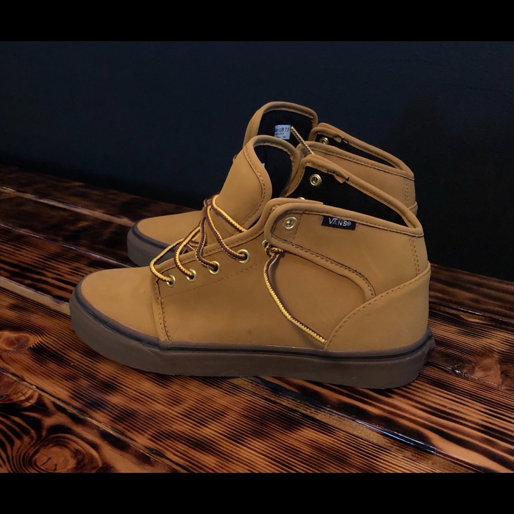 Vans Chukka Mid Nubuck Workboot Color Mens 7.5